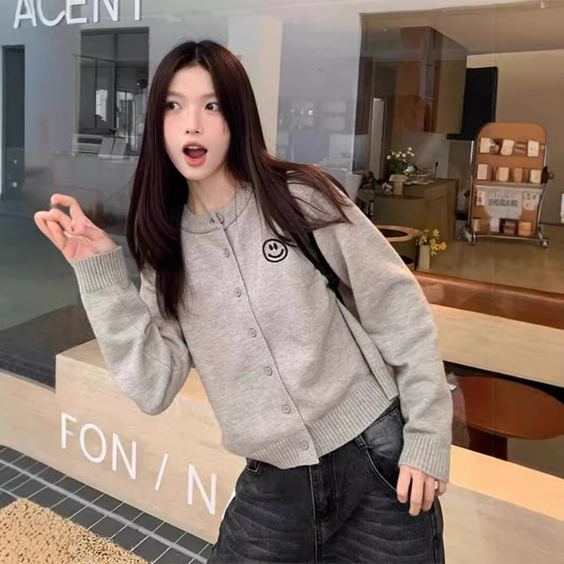 College Style Smiley Knitted Cardigan Women's Spring 2024 New Short Sweater Coat Slim-fit Long Sleeve Cute Top