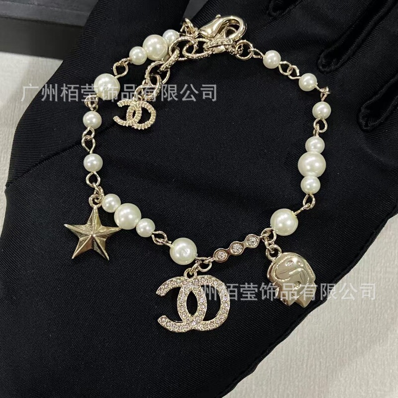 Factory Real Shot of Xiaoxiangjia's New Star Head Face Pearl Bracelet for Women, Grandma's Light Luxury Style Diamond-Encrusted Bracelet for Women