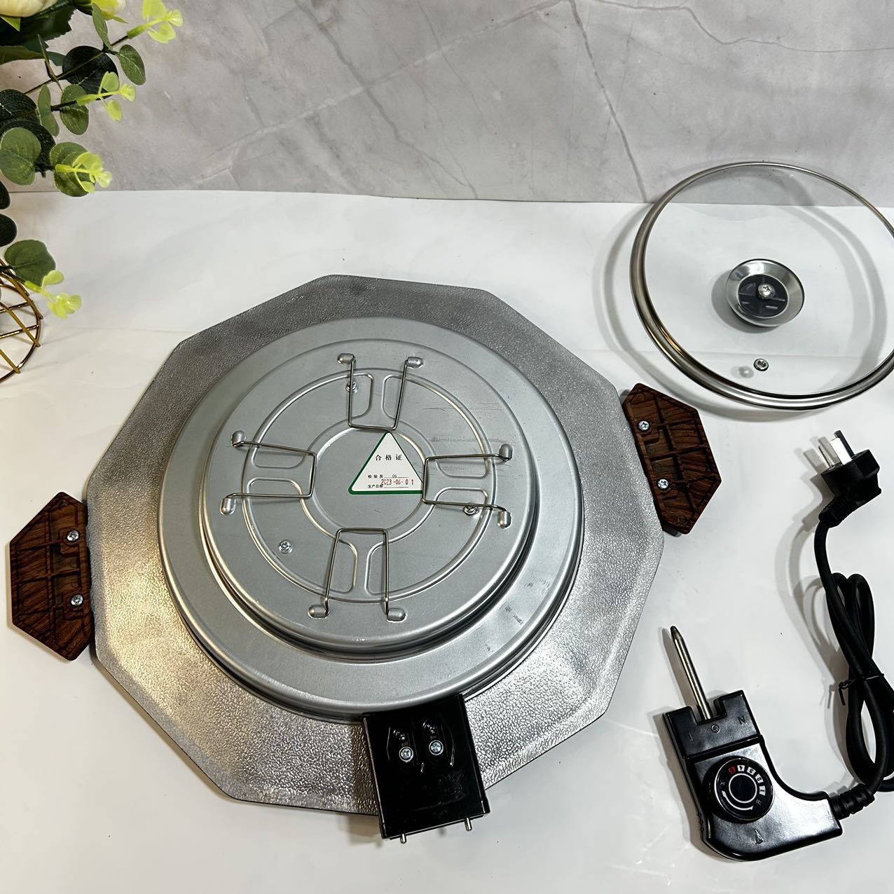 Electric Hot Pot Image 1