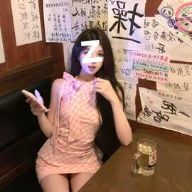 粉色露肩无袖格子连衣裙子女2024新款蝴蝶结收腰法式短裙