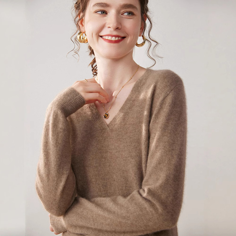 Autumn and Winter New First-Line Ready-To-Wear V Neck Pure Color Cashmere Knitwear Women's Knitwear Loose and Versatile Bottoming Knitwear Autumn and Winter New First-Line Ready-To-Wear V Neck Pure Color Cashmere Knitwear Women's Knitwear Loose and Versatile Bottoming Knitwear