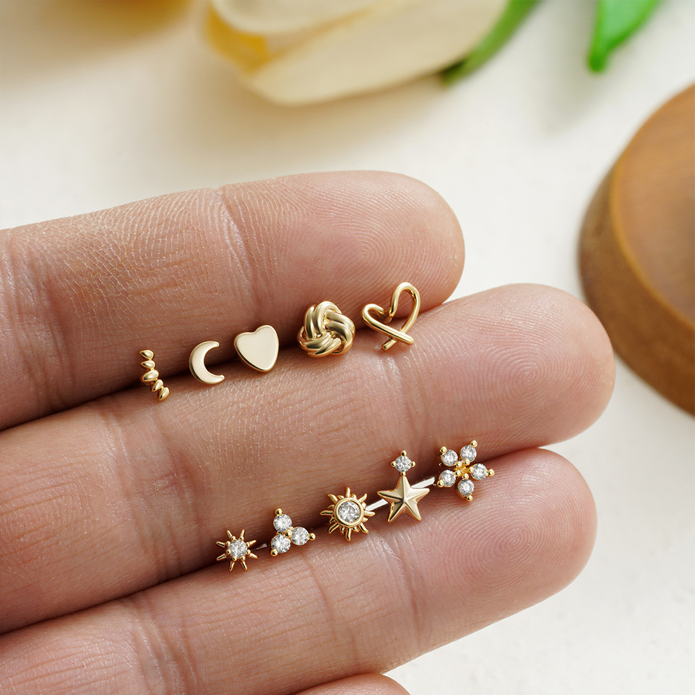 2g Weight 201 Stainless Steel Ear Needle Material Ear Studs Classification 1 Piece Quantity Casual, Daily Occasion Copper Material Star, Moon, Heart Shape Pattern All Seasons Season Women's Gender Plating Design Elegant, Simple Style Style 1 Piece Elegant Simple Style Star Moon Heart Shape Plating Copper Ear Studs 无