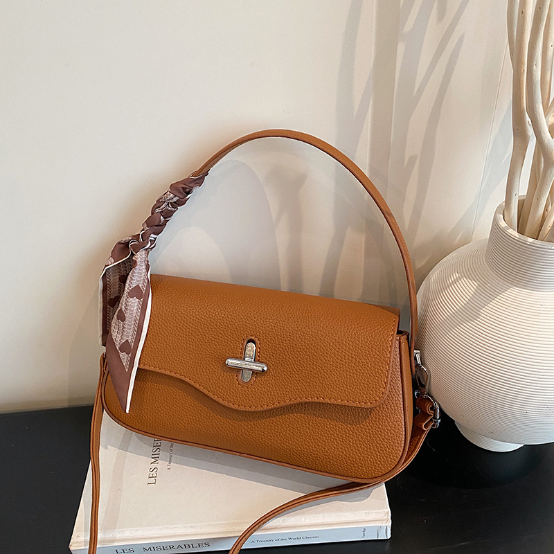 Korean-style vintage women's handbag 2026 autumn new trendy simple shoulder bag versatile crossbody bag for commuting