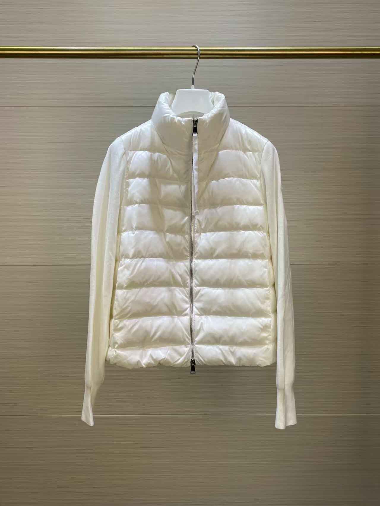 『Dujia Spot』M家スタンドカラーニットパッチワーク袖章ダウンジャケット女の子用ライトダウンジャケットの正しいバージョン