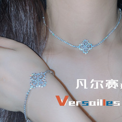 Versa Light Luxury Micro-set Zircon Flower Bracelet for Women, 18K Plated, Four-Leaf Clover Style, Elegant and Unique Sparkling Necklace