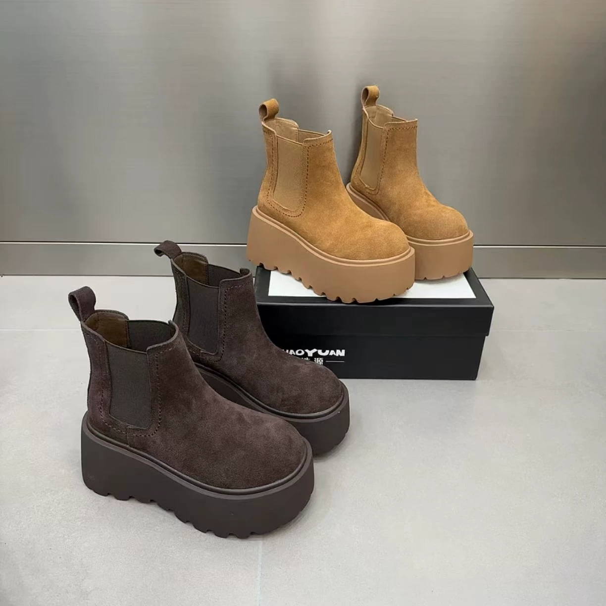 Европейский вокзал Челси сапоги женщины осень и зима 2024 новые корейские кексы толстые сапоги женские сигаретные сапоги Мартин сапоги