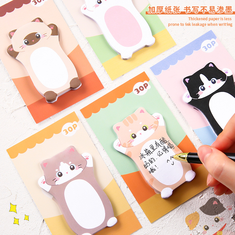 Caricatura adorable gatos pastillas de notas en el viento alto valor facial de los estudiantes con un mensaje de nota N veces pastillas de aprendizaje cuaderno de notas