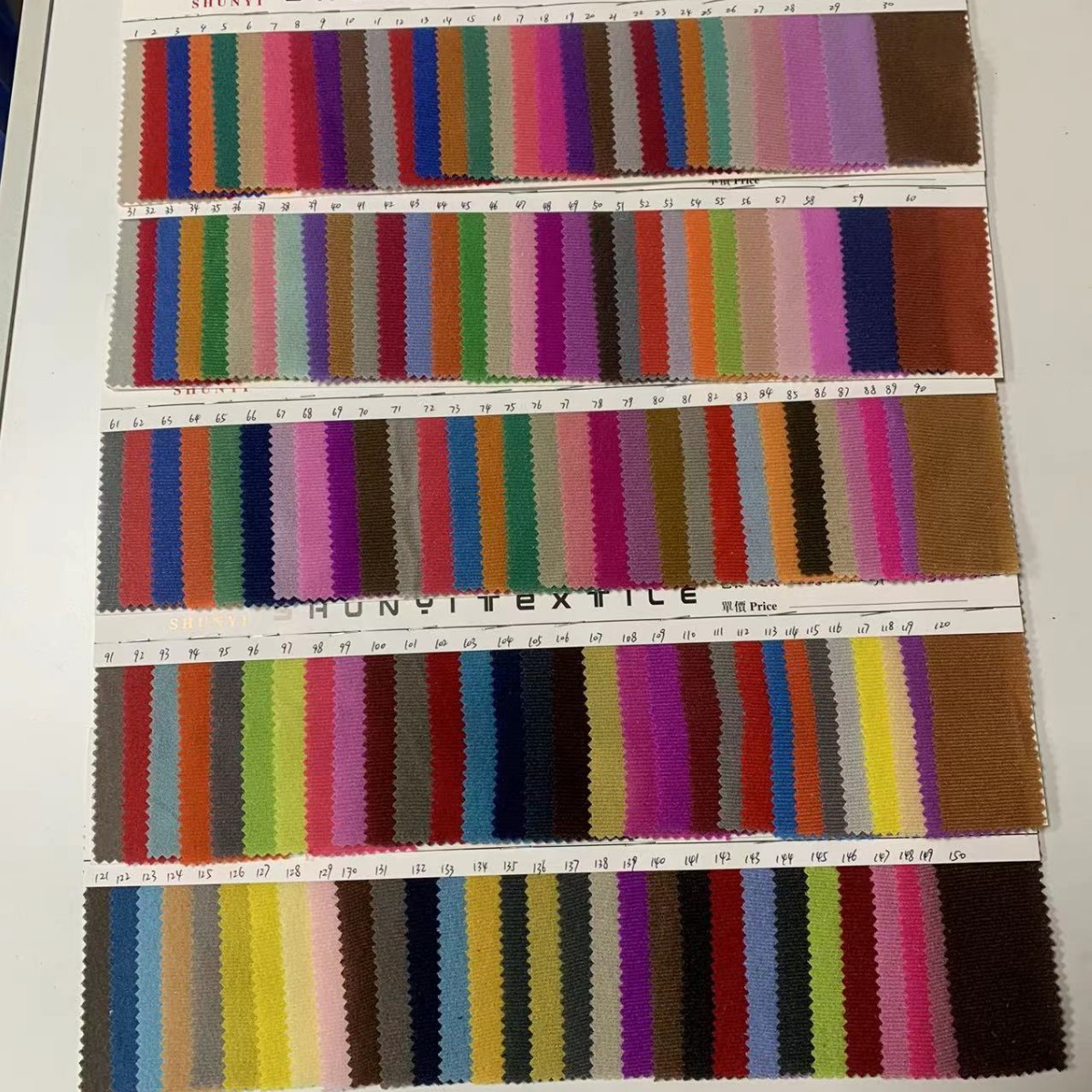 Código de punto de tela de albura g 180g tela cepillada de terciopelo tela de borde tela de terciopelo tela de terciopelo de juguete tela de material de calzado