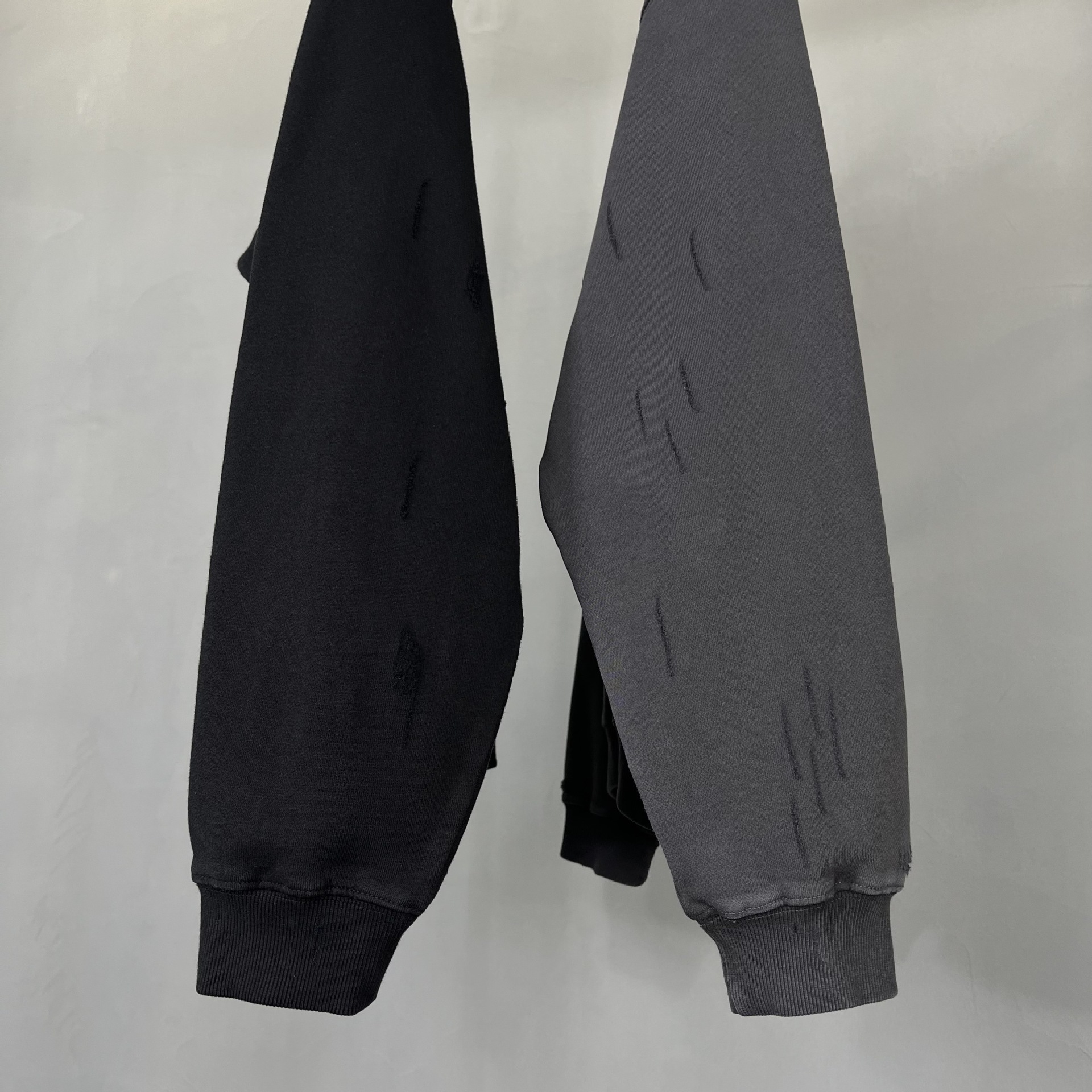 Herrenbekleidung High Street schwere 430 Gramm Fertigkleidung gewaschen, um alte, beschädigte Retro-Pullover mit Rundhalsausschnitt und Kapuze herzustellen_voghion.com