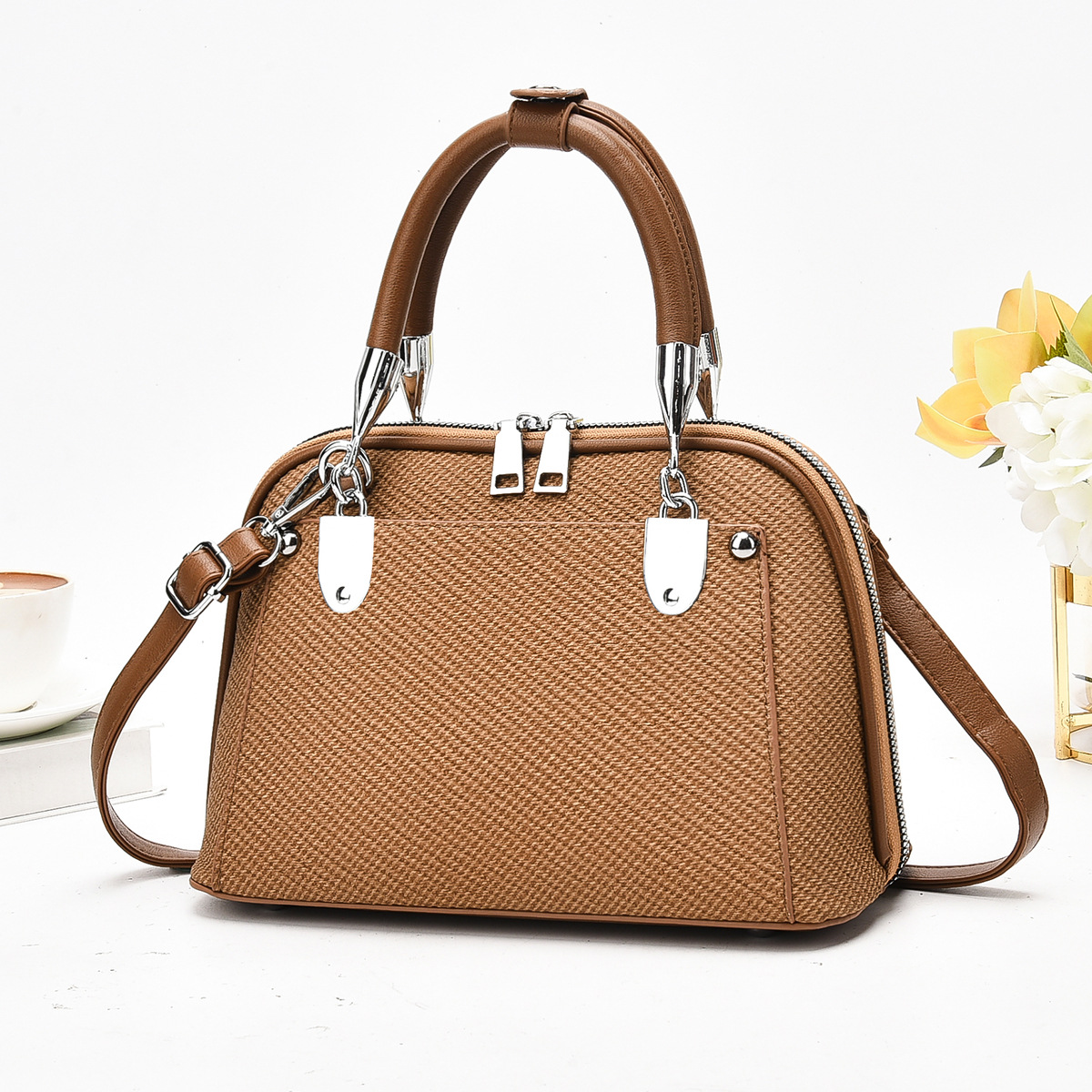 Bolso de lujo ligero para mujer 2025 nuevo bolso de hombro para viajero de gran capacidad bolso de mano