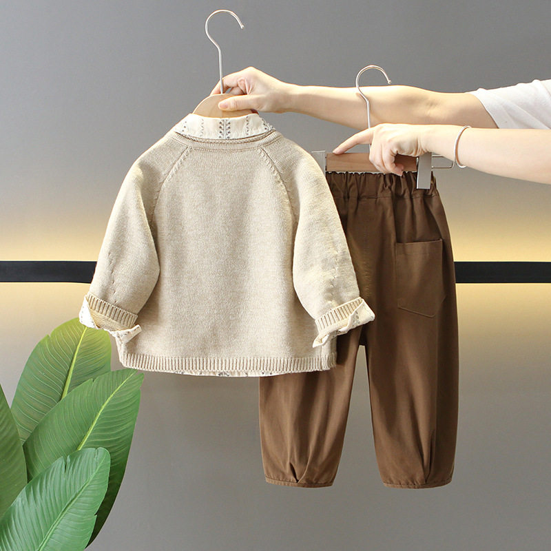6147 Traje de otoño para niños 2025 Nuevo estilo Estilo occidental Chaqueta de suéter para niños Traje de tres piezas Ropa de primavera y otoño para niños