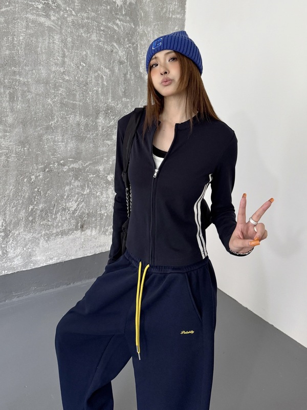 2025新款拉链圆领卫衣女显瘦高弹短款修身韩系运动上衣女秋季外套|undefined