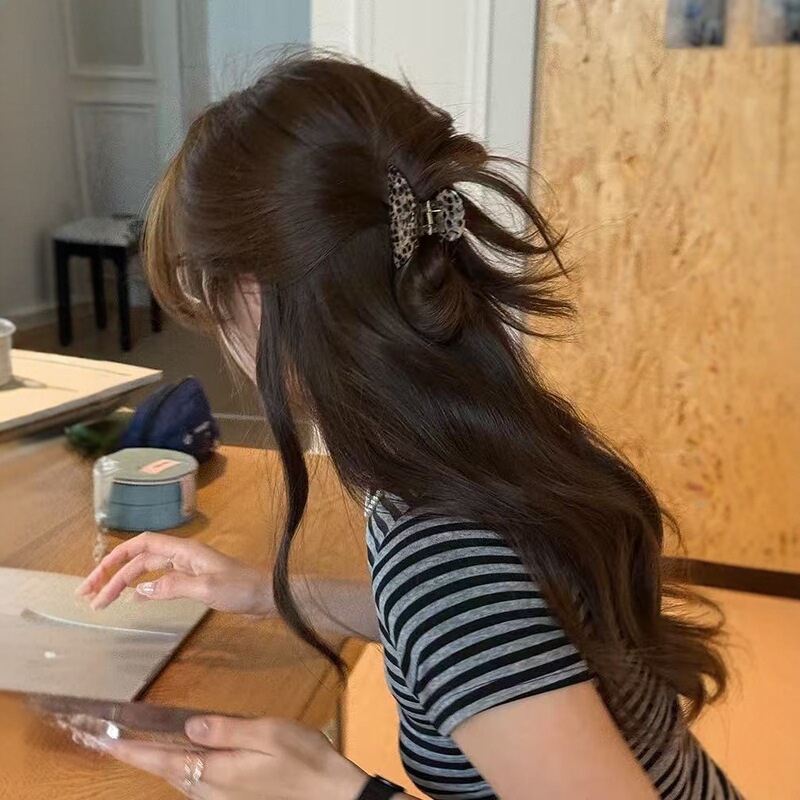 ヒョウ柄チキンフェザーハーフタイヘアクリップ女性用 2025 新しい酢酸ヘアクリップ後頭部の髪の量が少ないシャーククリップ帽子|undefined