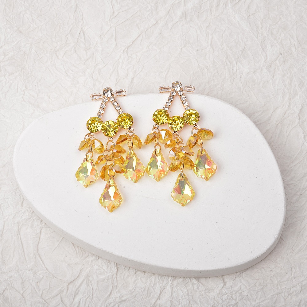 Elegant Simple Style Geometric Artificial Crystal Irregular Zircon Women's Drop Earrings 1 Pair display picture 3