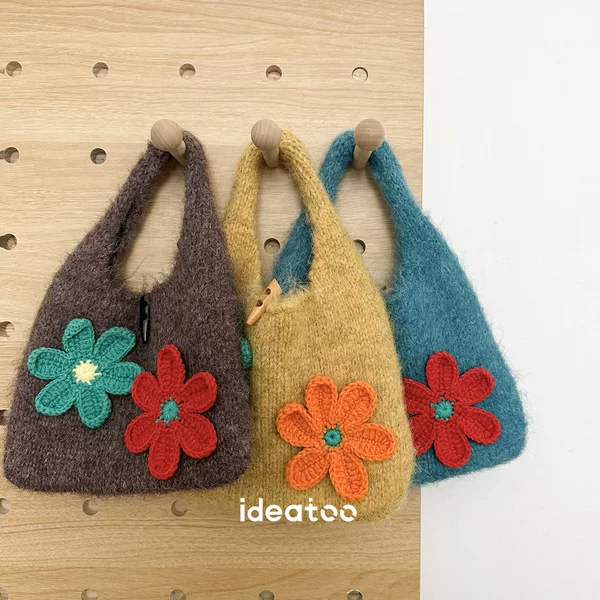 Autumn new three-dimensional floral children's knitted plush bag, cute baby handbag, mini coin purse, small accessory
