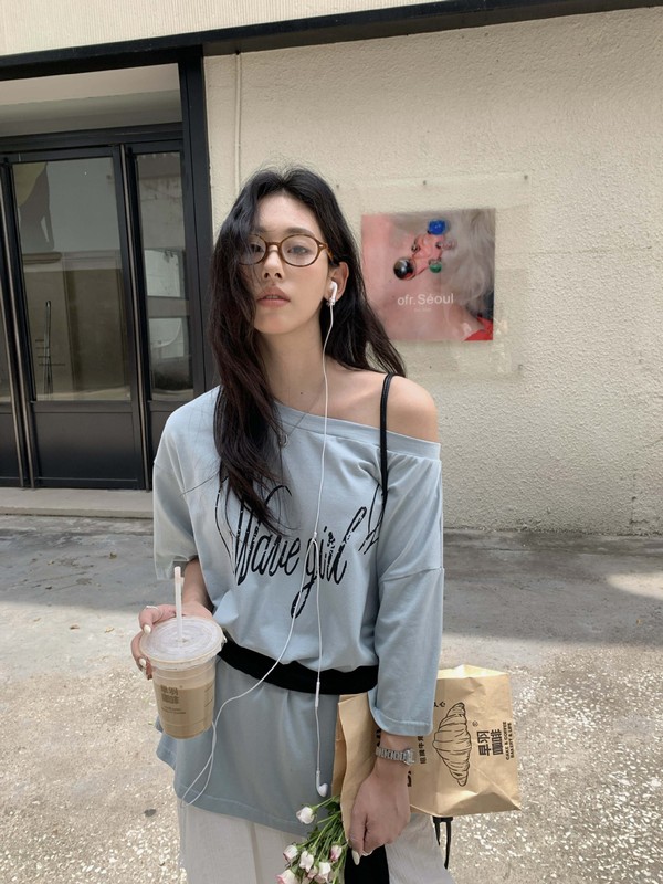 広州黄正韓国版ユニークな斜め肩トップオフショルダーレターラブプリントルーズ半袖Tシャツ520733|undefined
