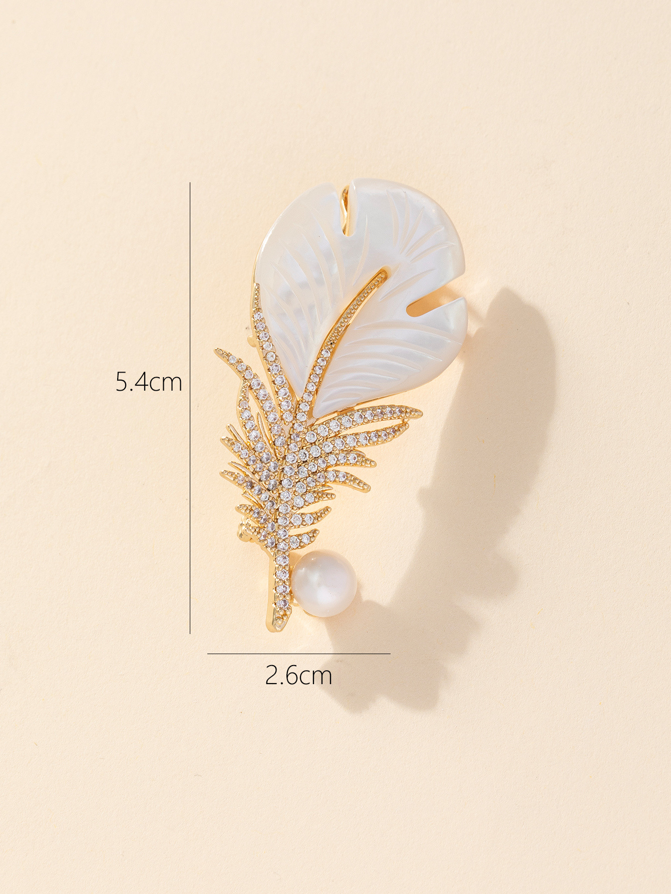 Classic Style Feather Copper Plating Women's Brooches display picture 2