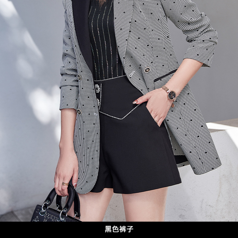 Black shorts KY811