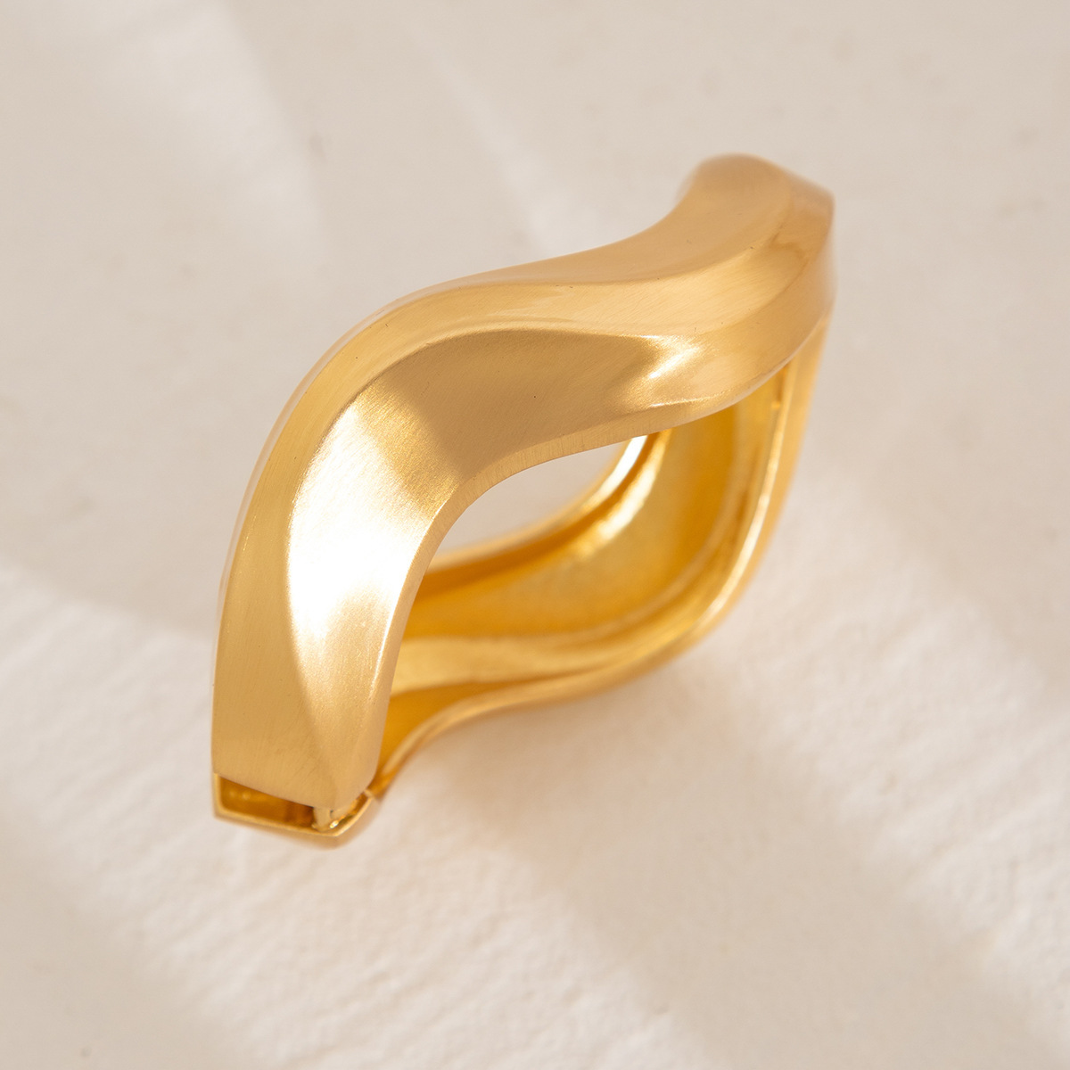 78g Weight Bangle Classification Alloy Chain Material 1 Piece Quantity Daily Occasion Alloy Material Irregular, Solid Color Pattern All Seasons Season Women's Gender Plating Design Simple Style Style Simple Style Irregular Solid Color Alloy Bangles Wholesale 12