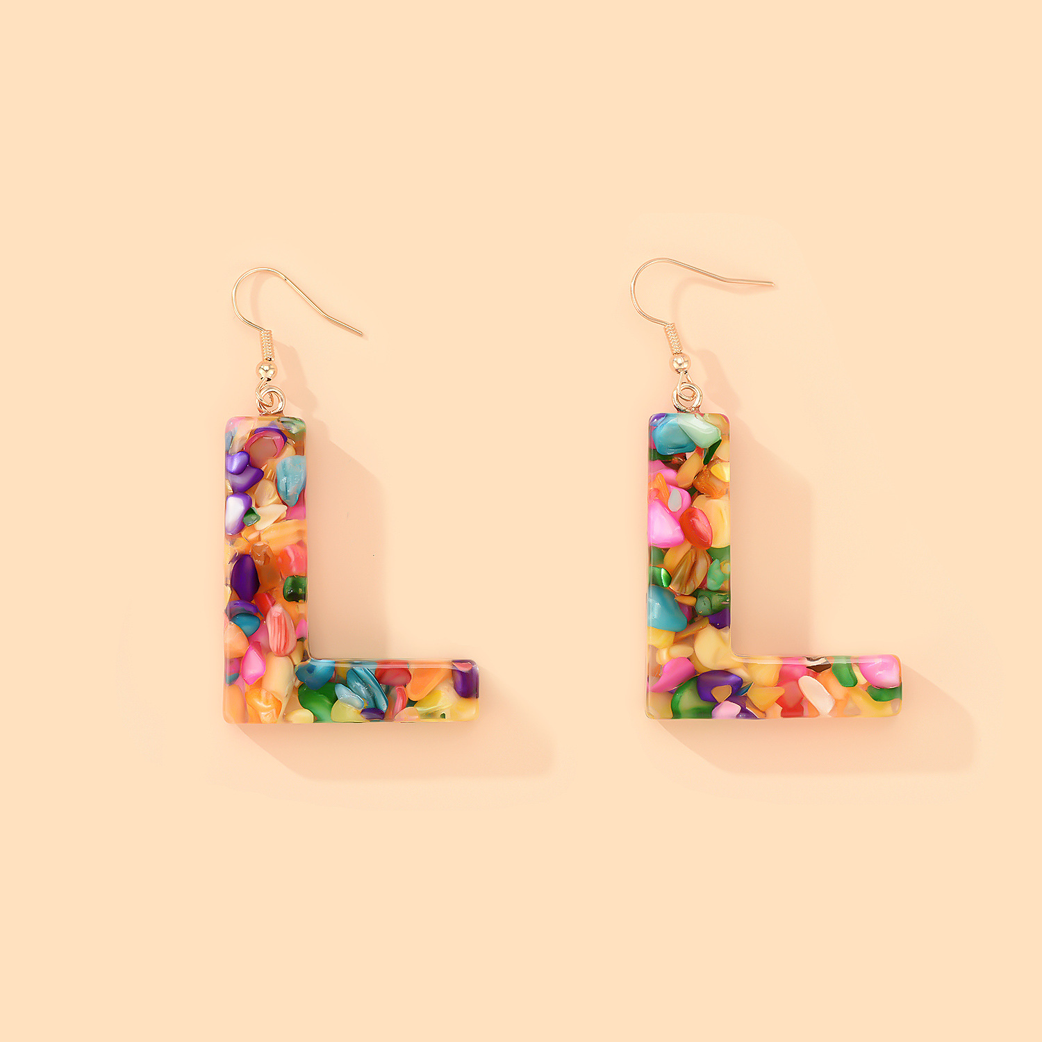 2021 New Style Colorful Resin Shell Letter Earrings Exaggerated Personality Summer Vacation Earrings display picture 4