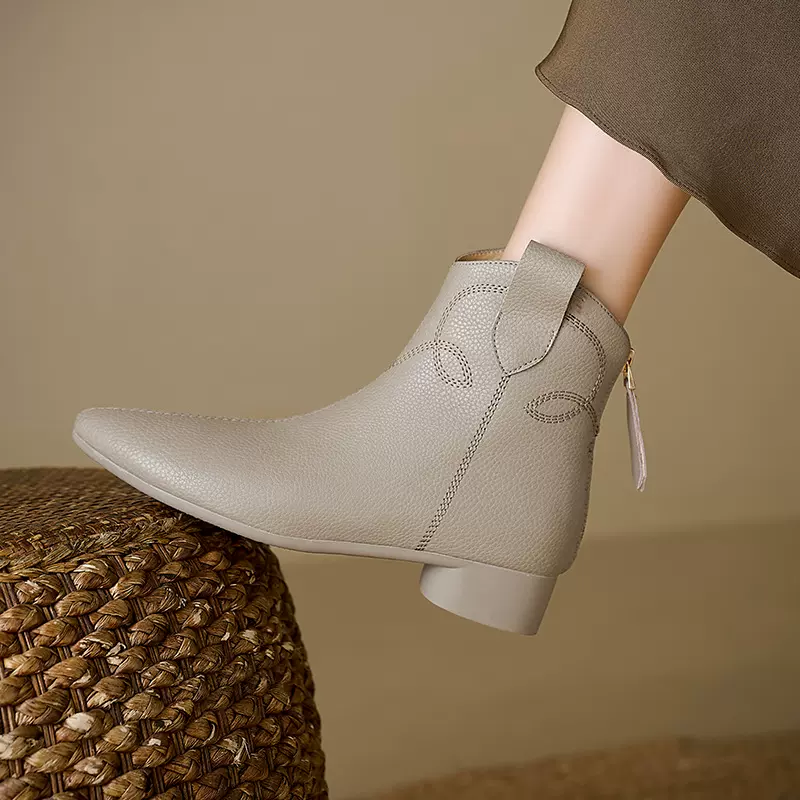 秋冬牛皮尖头粗跟高跟英伦风马丁靴短靴切尔西女靴子女鞋秋冬新款