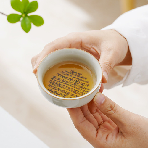 New Fun Yu porcelain laughing cup for tea brewing, hand-painted host cup, humorous creative Pu'er tea cup
