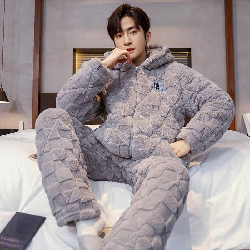 Pijamas de invierno de los hombres de tres capas acolchadas de invierno con forro de lana engrosada con capucha cardigan estilo coreano suelta Chaqueta de algodón acolchado ropa para el hogar