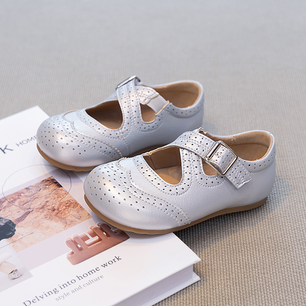 Niñas con suela suave Mary Jane zapatos de cuero de verano 2026 nuevos niños británicos huecos pequeños zapatos de cuero zapatos princesa image 5