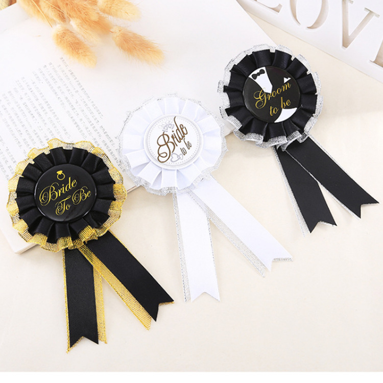 Fábrica de suministro directo en el lugar de la fiesta de solteros bride para ser bride emblema de estaño emblema redondo flores de pecho blanco