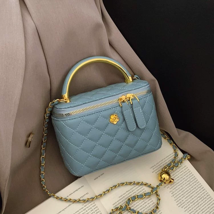 Retro Quilted Shoulder Bag, One-Shoulder Diamond Pattern, Top Handle & Chain Strap, 18.5×9.4 cm