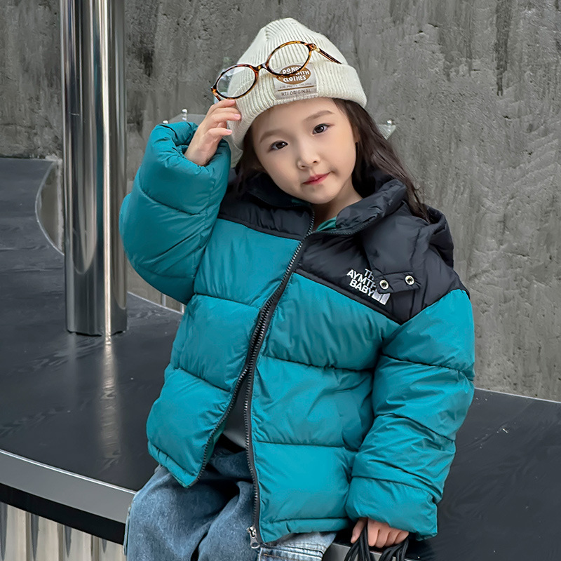 2024 ropa infantil ropa de bebé otoño invierno para niños y niñas chaqueta encapuchada de empalme ropa de invierno de algodón coreano a prueba de frío
