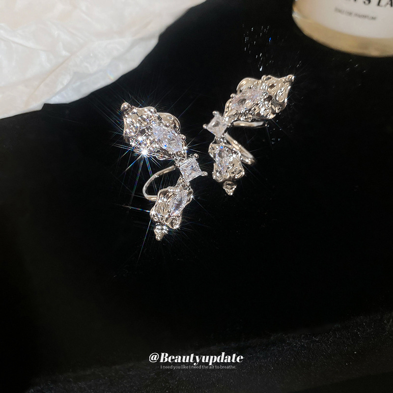 Estilo frío ZIRCON mariposa alas oreja clip luz lujo temperamento personalidad sin oreja hueso clip moda pendientes para mujeres