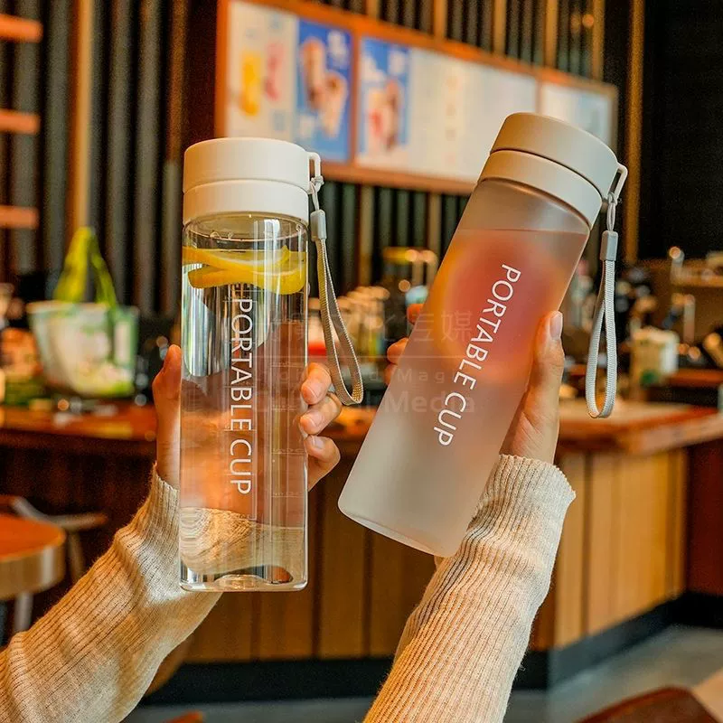 Water bottle 600/800 ml, high-temperature resistant plastic, large-capacity portable cup