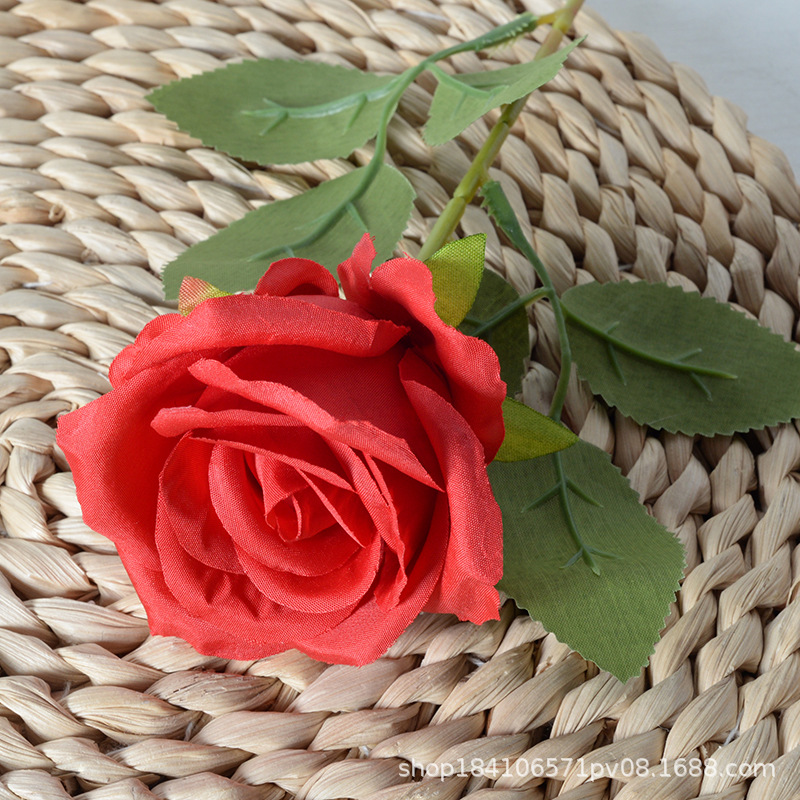 Sola franela Rosa flor artificial Día de San Valentín accesorios de boda flor decorativa pared cascada flor artificial Flor de seda artificial