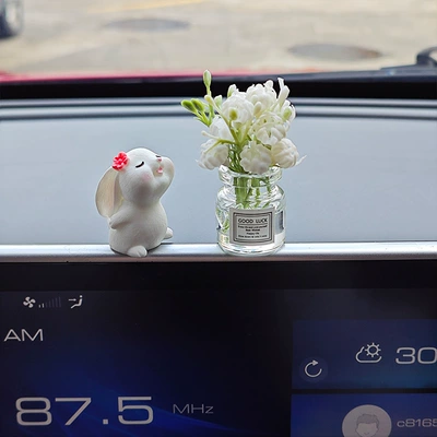 Car ornaments ornaments car cute rabbit center - fragrant-rabbit-white-jasmine-vase