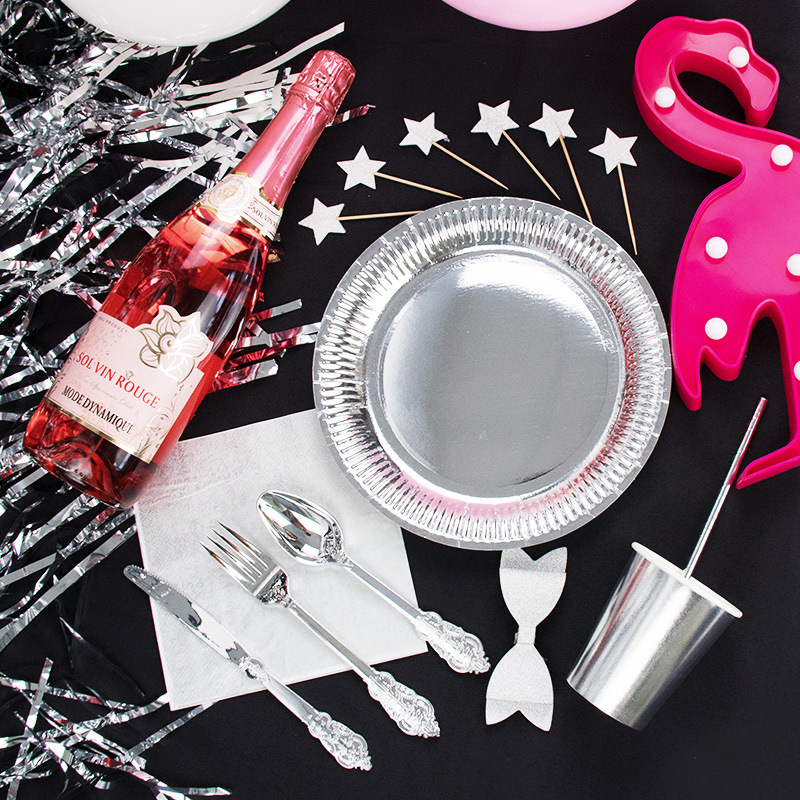 Juego de vajilla de papel desechable traje de fiesta de año nuevo de plata 7 pulgadas plato de papel de 9 pulgadas taza de papel tejido paja decoración