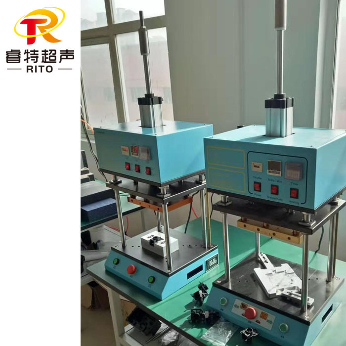 PA66 + GF30 nylon conversion head hot melt welding machine 1800W four-column small hot plate welding equipment