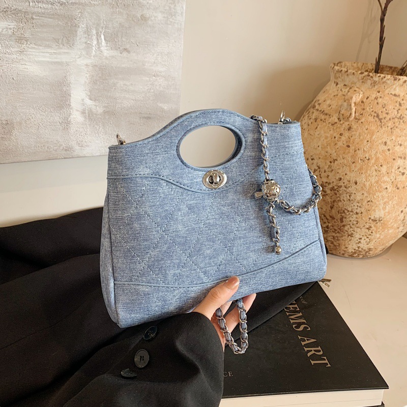 Versión coreana del bolso de estilo pequeño y fragante 2025 verano nuevo bolso femenino bolso de hombro con bordado de rombo bolso de mensajero de cadena retro