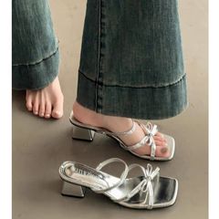 美しいフレンチスタイルの優しい厚底サンダル夏アウター2025新スタイルスカート付きフェアリースタイルローヒールサンダル女性用