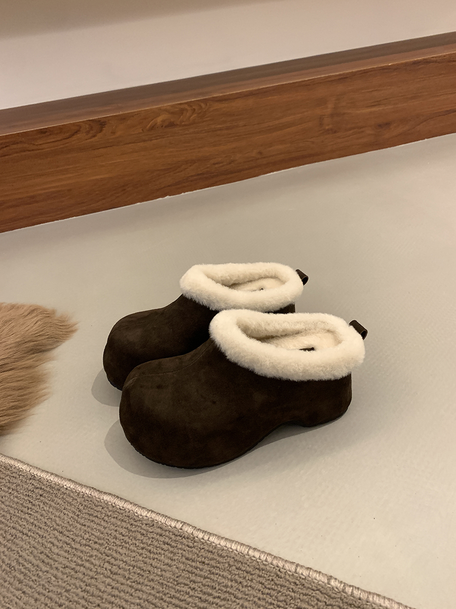 El hombre pequeño aumenta 6 cm en el interior de los zapatos birkenstock de cuero. las mujeres usan zapatos de algodón de otoño e invierno con terciopelo. retro Sen es un remolque de algodón baotou.