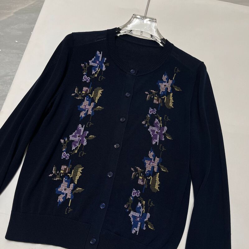 Blue iris lyocell blended cross stitch flower crew neck knitted cardigan 16G slim loose Blue iris lyocell blended cross stitch flower crew neck knitted cardigan 16G slim loose