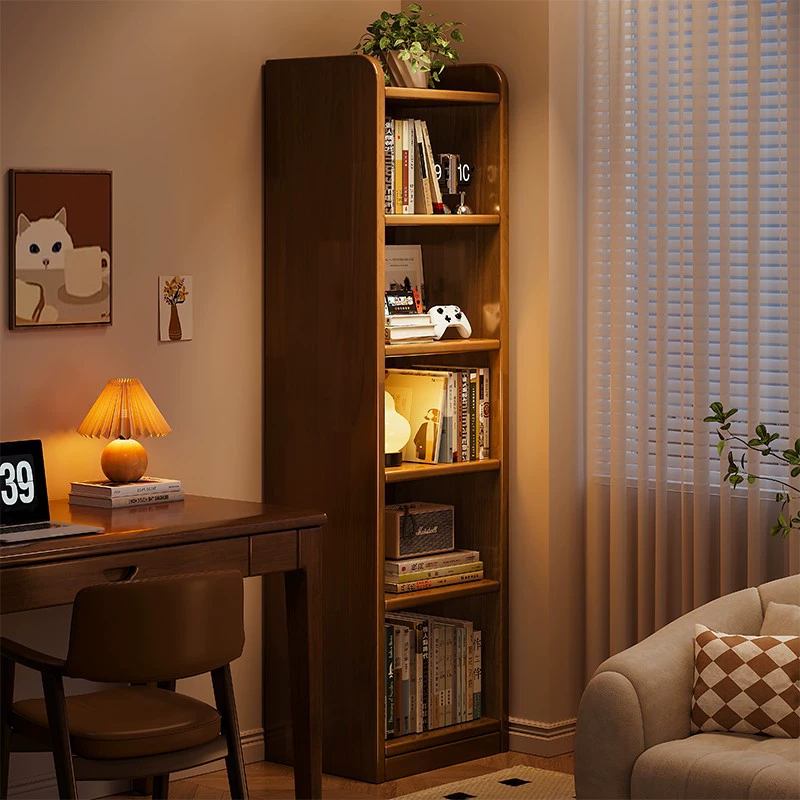 Полная деревянная книжная полка на полу