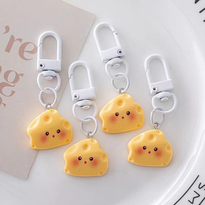 Cartoon blush pequeño queso bolsas colgantes lindos DIY queso llaveros amigos regalos para parejas accesorios estudiantes