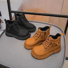 儿童短靴春秋2025新款男童时尚软底皮靴女童英伦风马丁靴宝宝单靴