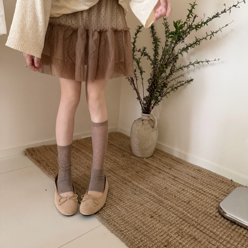 The low-saturation wood brown color has a cool, refreshing feel! The stacked socks are extremely loose~ Summer sheer stacked sock cuffs