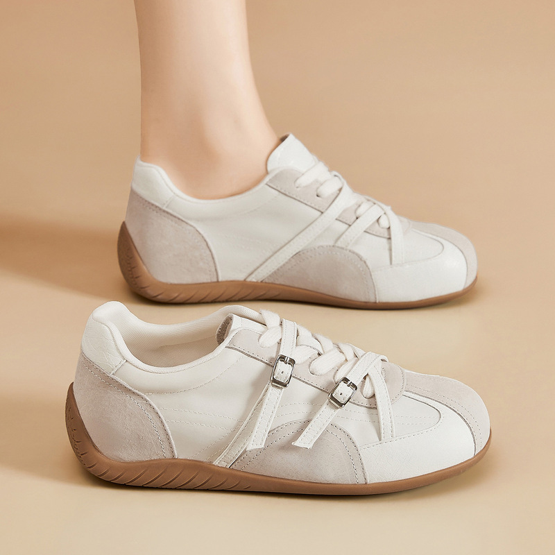 Ballet-style retro German training shoes for women, 2026 autumn collection, with internal height increase, soft sole, breathable, versatile for daily commuting and casual wear
