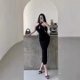 交叉春款挂脖显瘦连衣裙