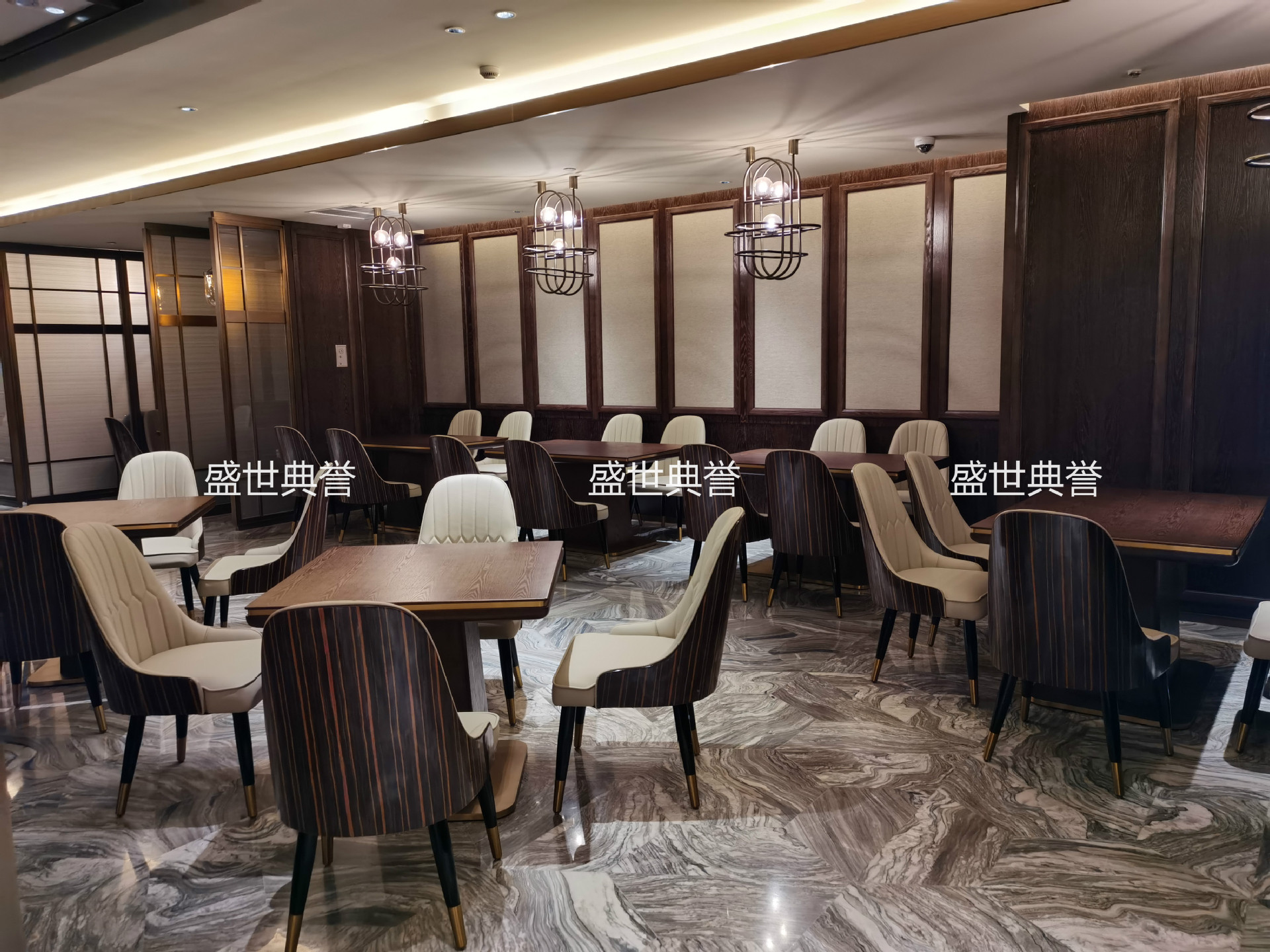 上海度假酒店西餐桌椅海鲜餐厅轻奢实木椅饭店自助餐厅实木餐桌椅详情20
