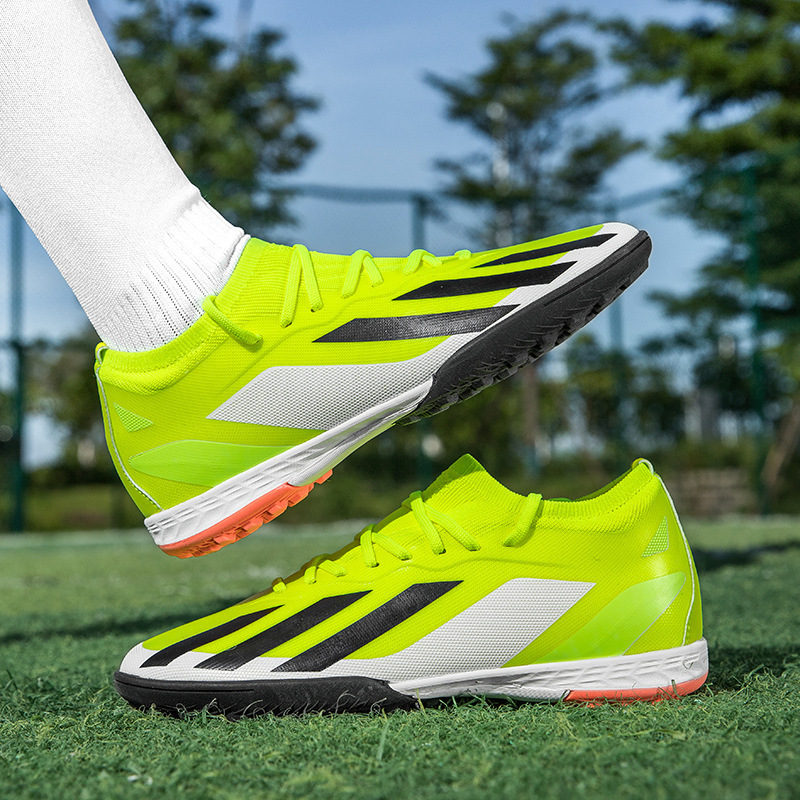 Zapatillas de Fútbol para Césped de Corte Bajo Cuero Sintético y Caucho Ligero