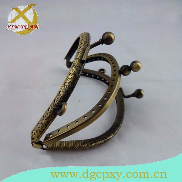 供应手袋三格压花口金  针孔铰 ， 双层口金   半元针孔五金